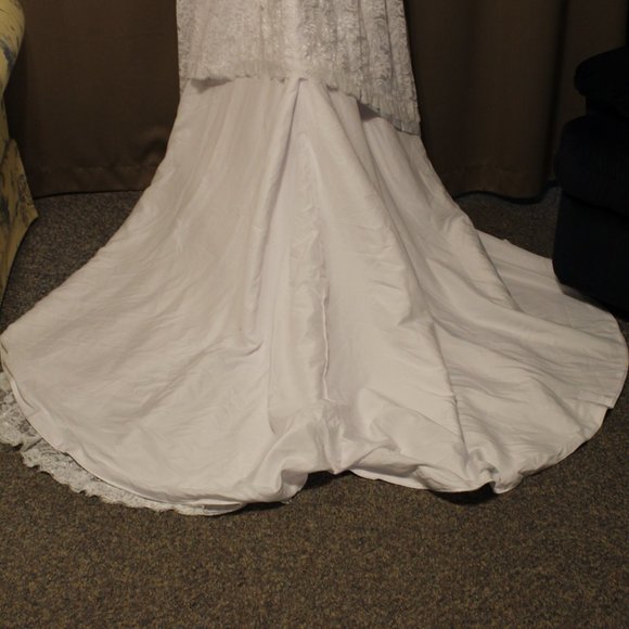 NWOT Beautiful Modest Wedding Gown with Train, White with Lace and Rhinestones - Picture 8 of 16